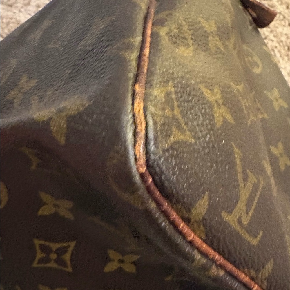 Louis Vuitton Speedy 30 bag - Picture 8 of 16